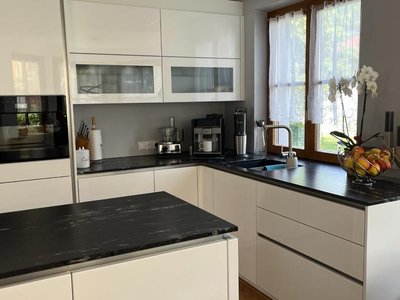 Umbau AV 4030-GL Weiß Hochglanzlack