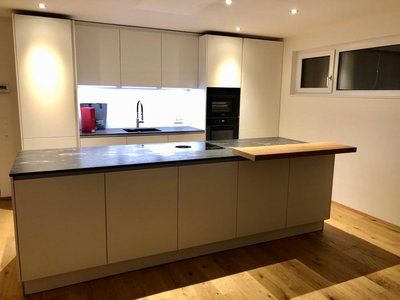 Neubau AV2035 GL weiß Mattlack