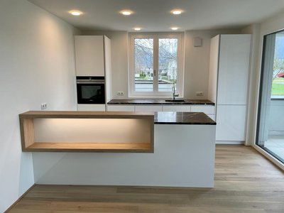 Neubau AV2130-GL kristallweiß Hochglanz UV