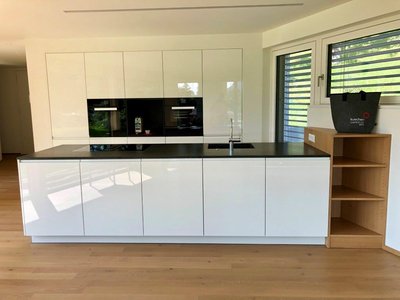 Neubau AV5025 weiß Hochglanz