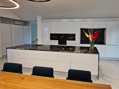 Neubau AV 4030-GL polarweiß