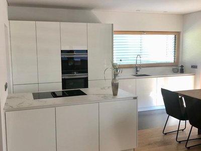 Neubau AV4030 hgl weiss lackiert