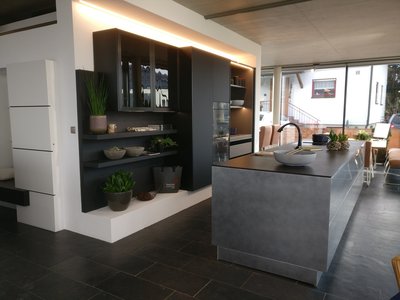 AV 2035 schwarz matt