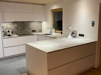 Neubau AV6000 GL polarweiss